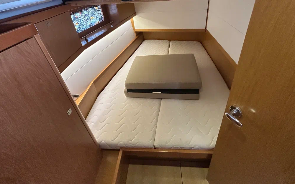 slider 13 Beneteau Sense 43