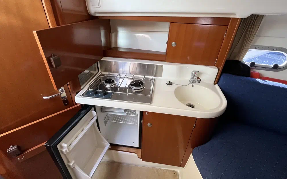 slider 9 Jeanneau Leader 805