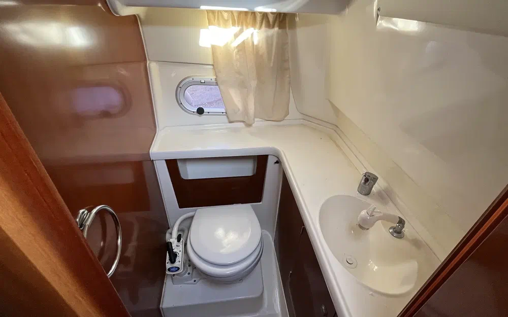 slider 10 Jeanneau Leader 805