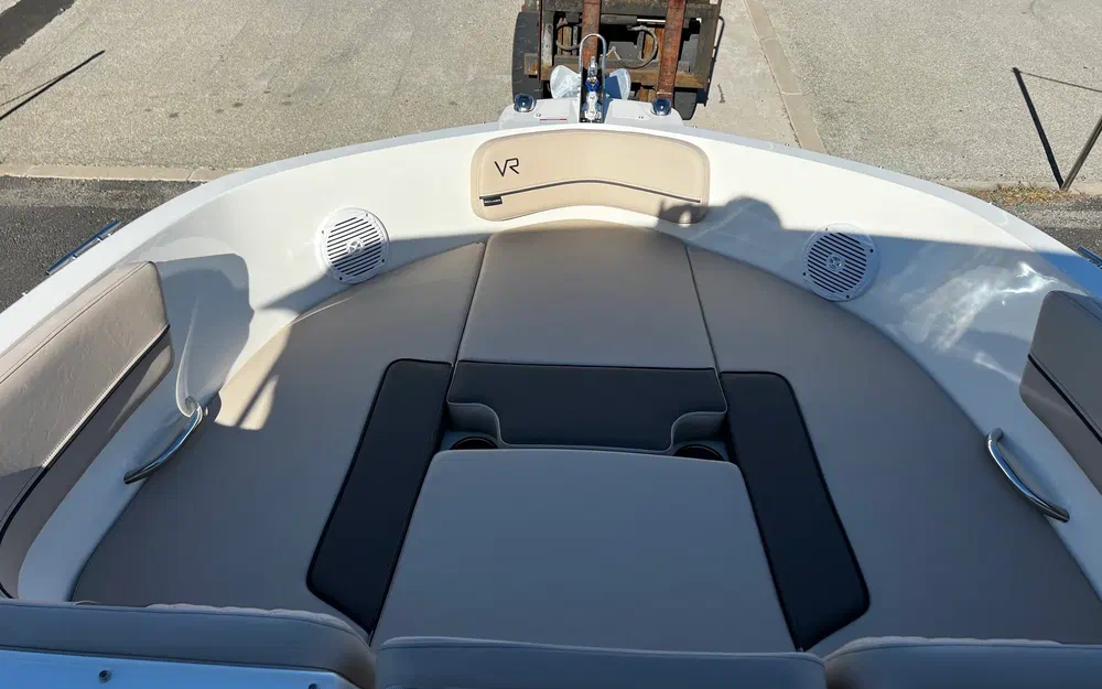 slider 6 Bayliner VR6 BOWRIDER OB