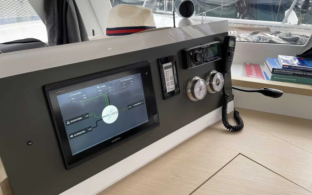 slider 16 Fountaine Pajot Lucia 40