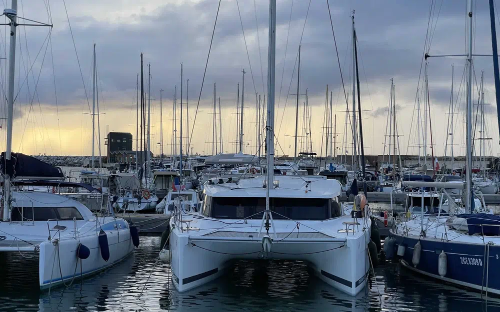 slider 1 Fountaine Pajot Lucia 40