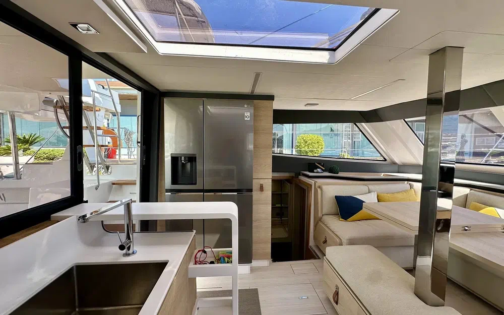 slider 12 Indigo Yacht 45