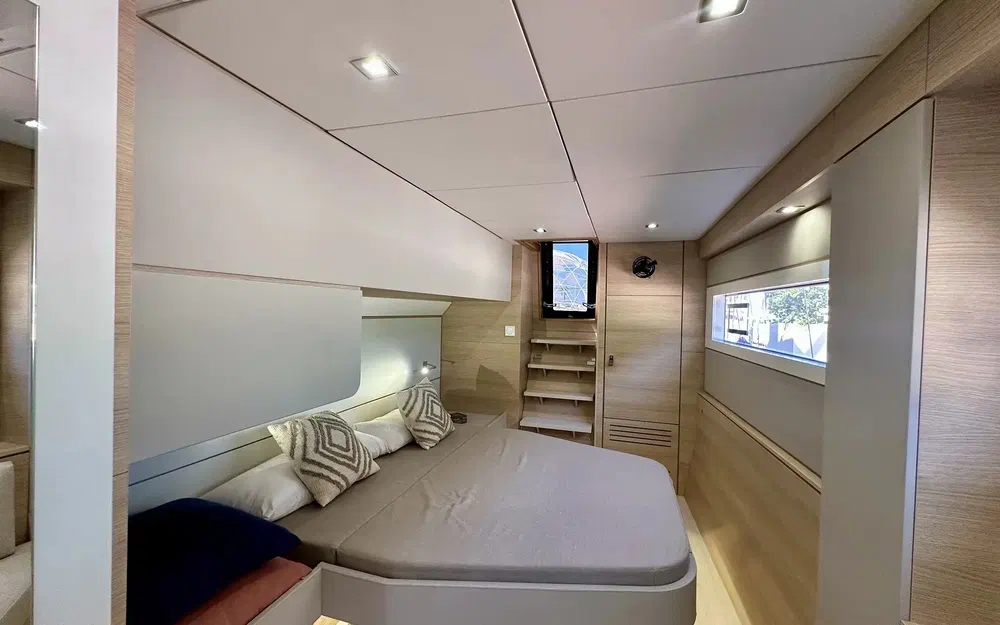 slider 13 Aventura Yacht Indigo Yacht 45