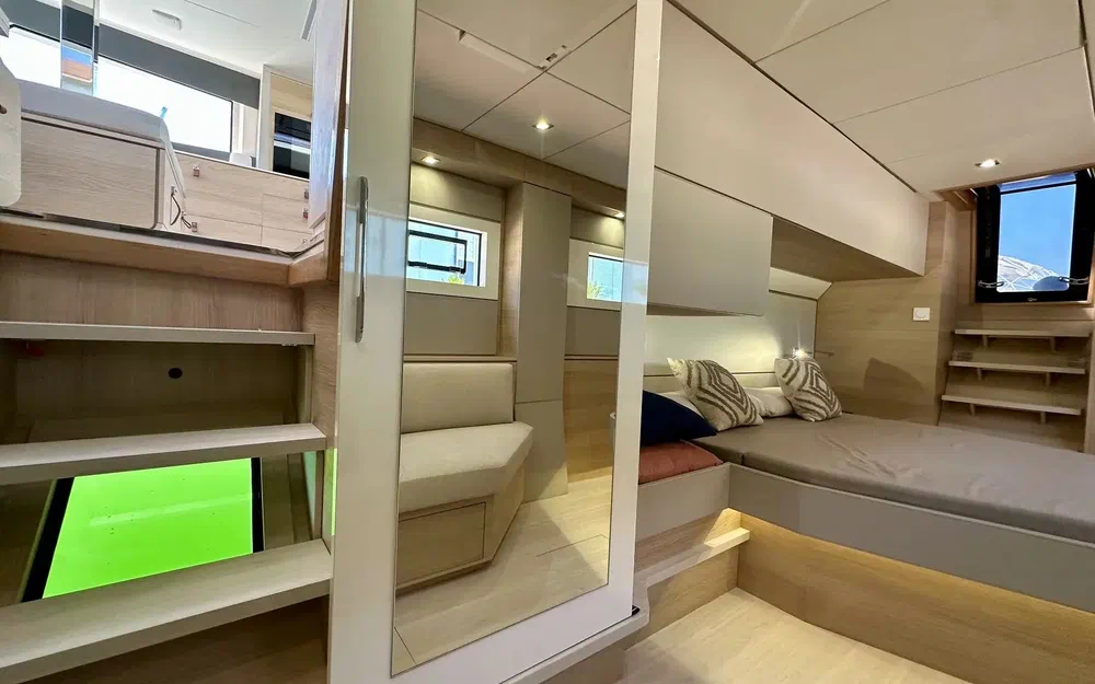 slider 16 Aventura Yacht Indigo Yacht 45