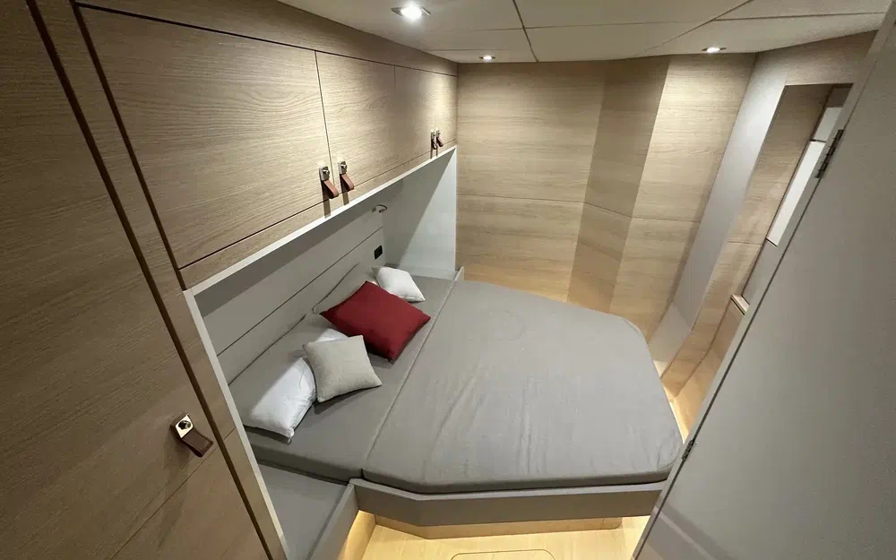 slider 20 Aventura Yacht Indigo Yacht 45