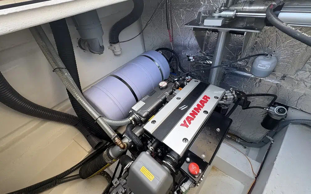 slider 23 Aventura Yacht Indigo Yacht 45