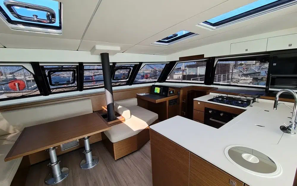 slider 19 Nautitech 46