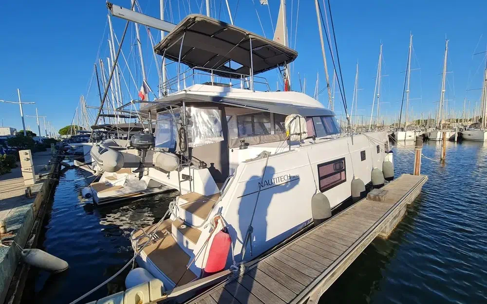 slider 6 Nautitech 46