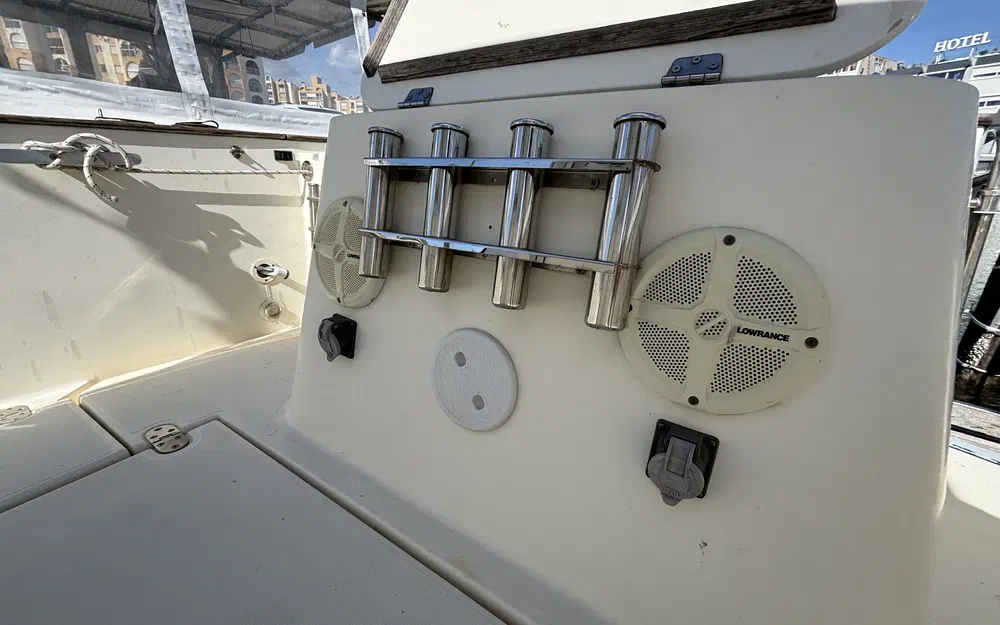 slider 12 Rhea 730 Fishing