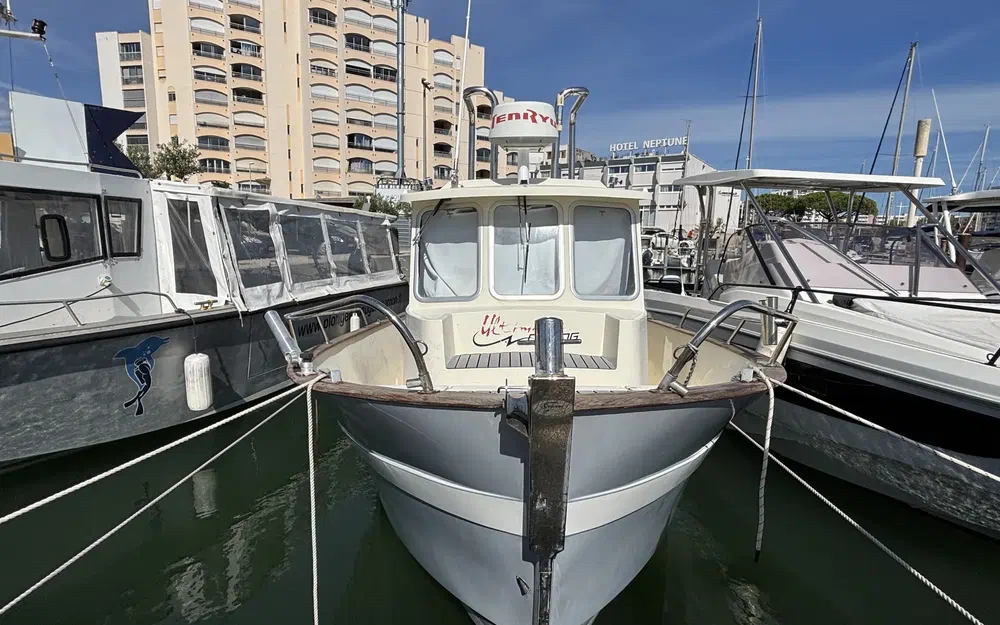 slider 1 Rhea 730 Fishing