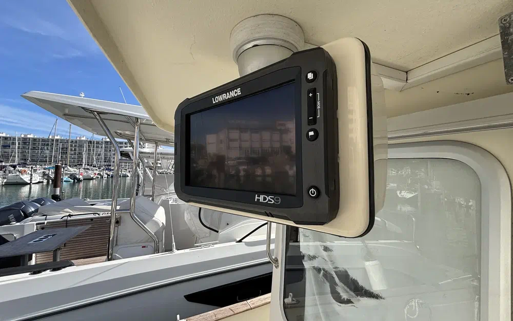 slider 6 Rhea 730 Fishing