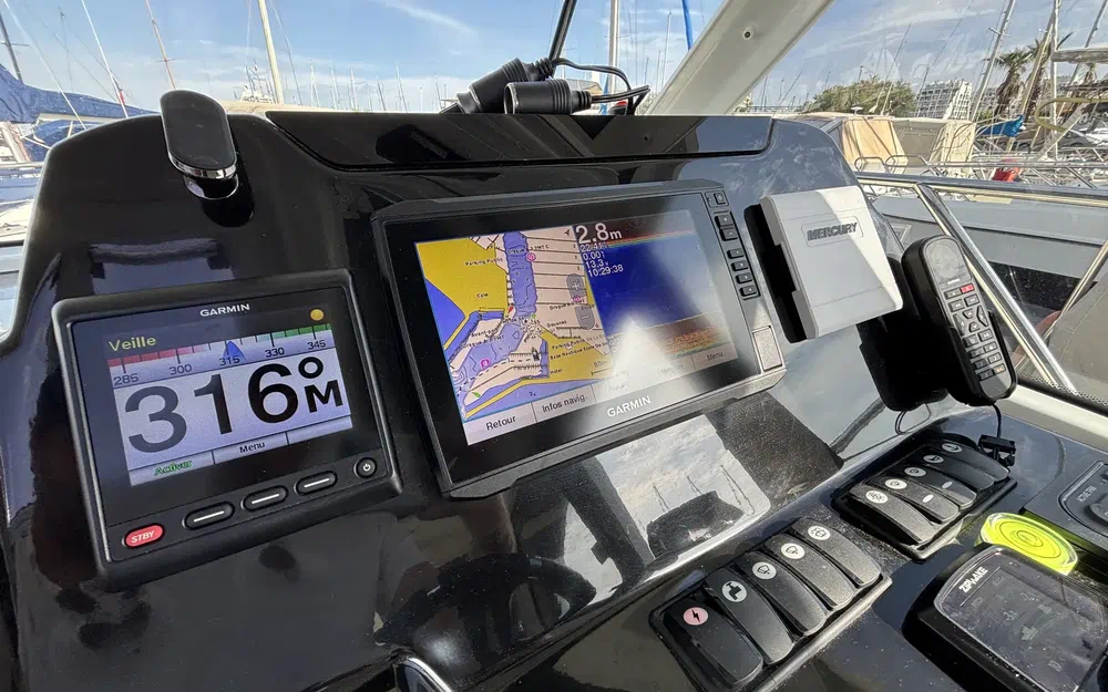 slider 9 Beneteau Antares 9 OB