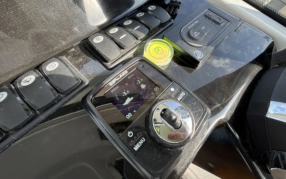 slider 10 Beneteau Antares 9 OB