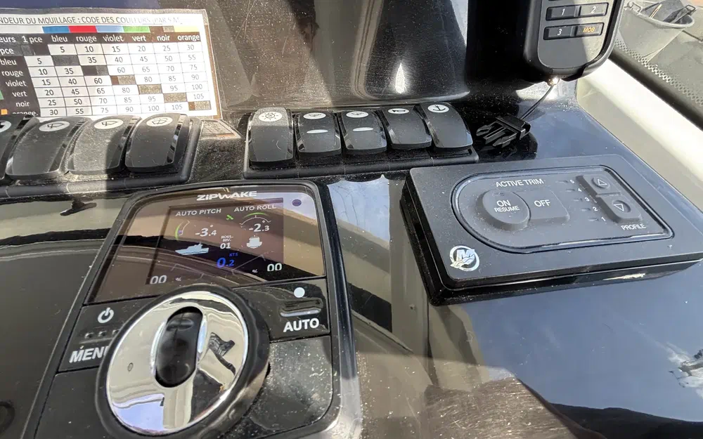 slider 11 Beneteau Antares 9 OB