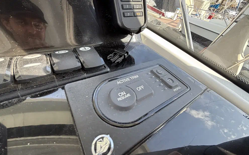 slider 12 Beneteau Antares 9 OB