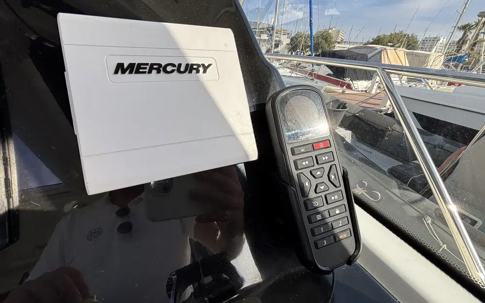 slider 13 Beneteau Antares 9 OB