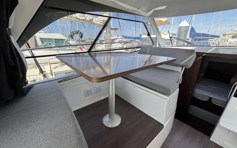 slider 18 Beneteau Antares 9 OB