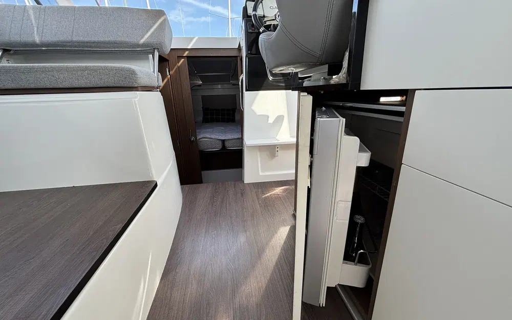 slider 19 Beneteau Antares 9 OB