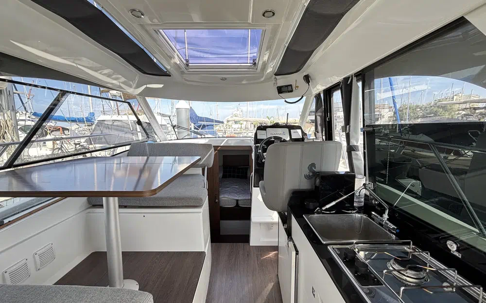 slider 2 Beneteau Antares 9 OB