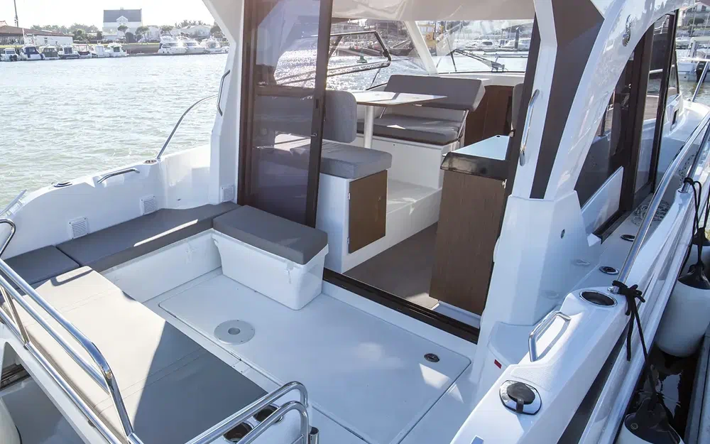 slider 3 Beneteau Antares 9 OB