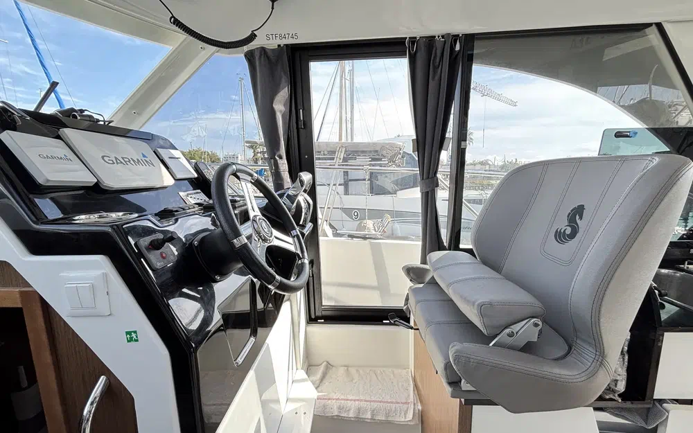 slider 5 Beneteau Antares 9 OB