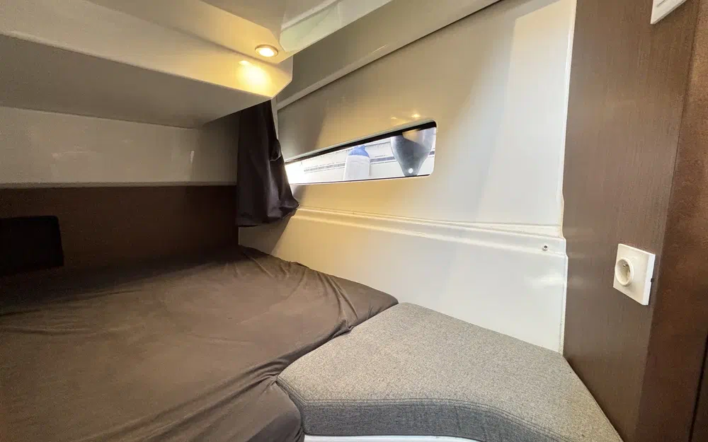 slider 7 Beneteau Antares 9 OB