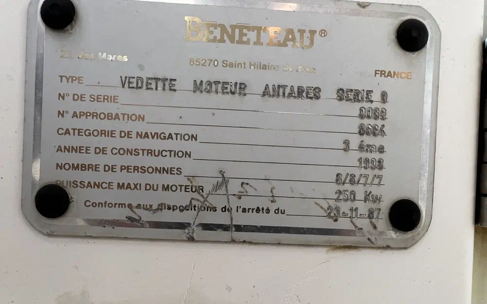 slider 11 Beneteau Antares Serie 9