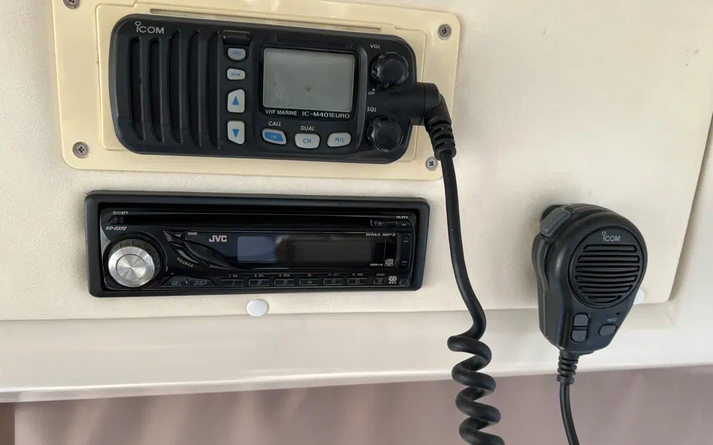 slider 15 Beneteau Antares Serie 9