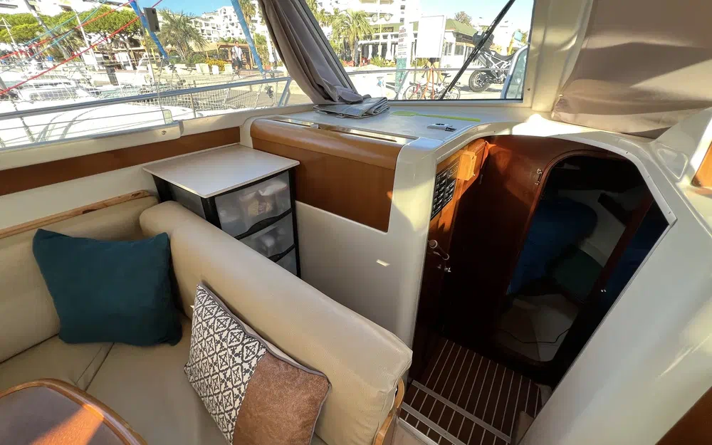 slider 30 Beneteau Antares Serie 9