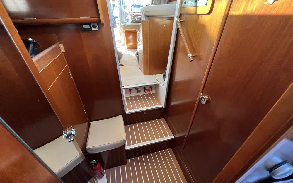 slider 32 Beneteau Antares Serie 9