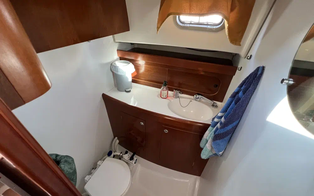 slider 33 Beneteau Antares Serie 9