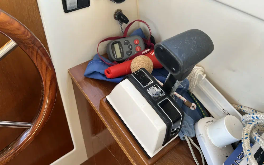 slider 40 Beneteau Antares Serie 9