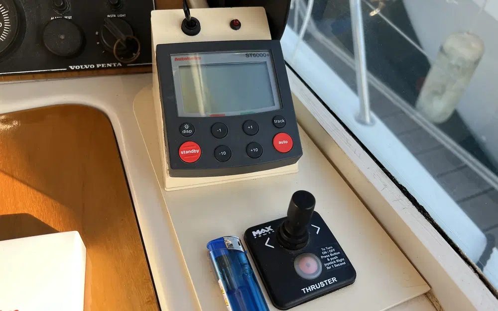 slider 44 Beneteau Antares Serie 9