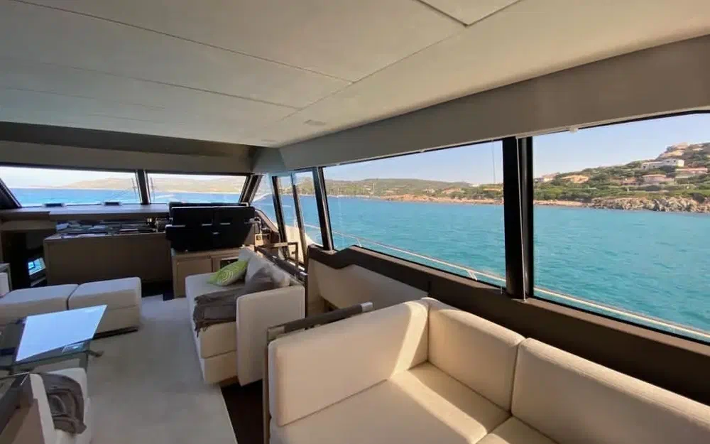 slider 24 Prestige Yachts 680 Fly