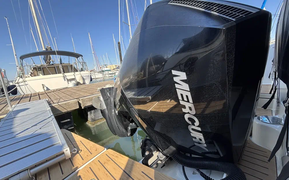 slider 19 Quicksilver Activ 875 Sundeck