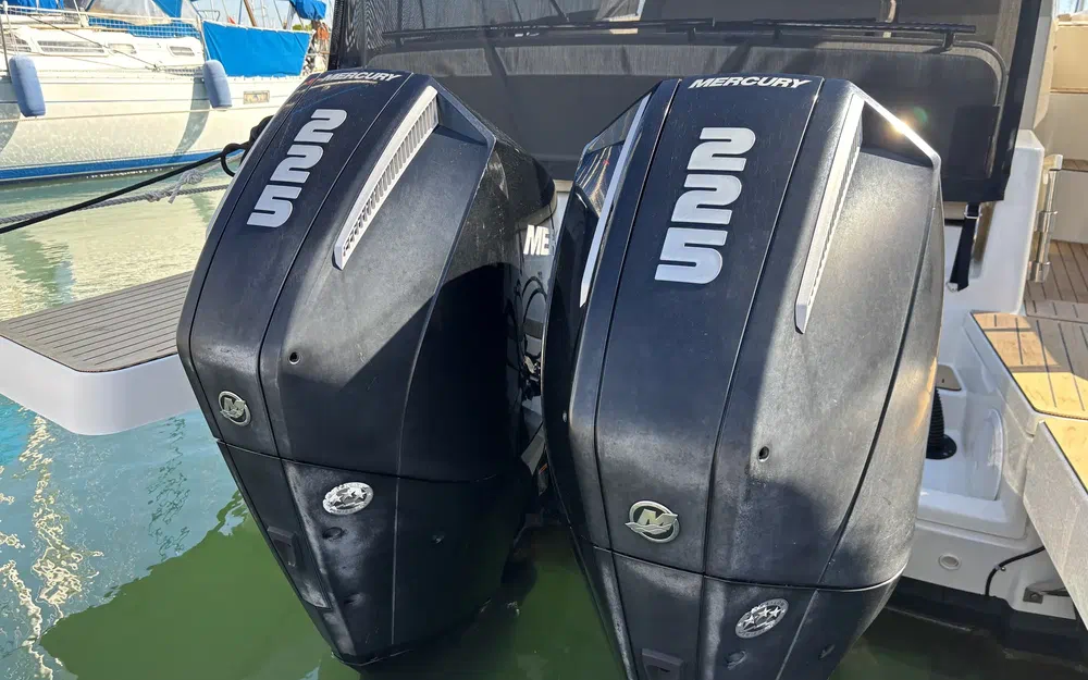 slider 26 Quicksilver Activ 875 Sundeck