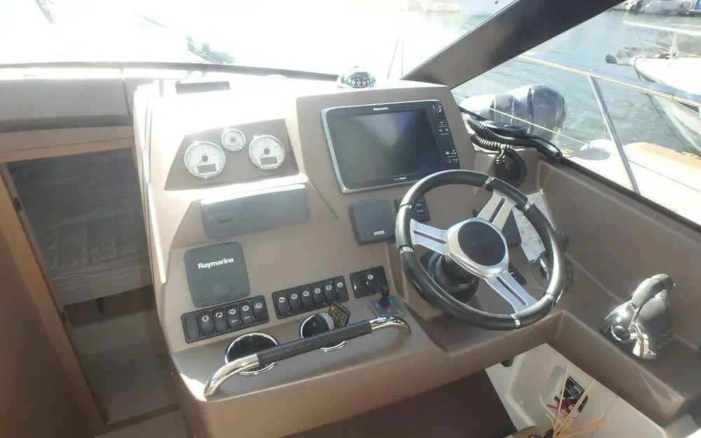 slider 14 Jeanneau Prestige 450 Fly