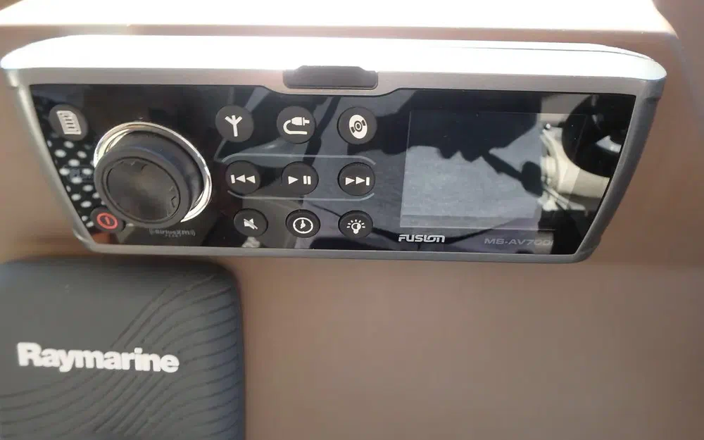 slider 18 Jeanneau Prestige 450 Fly