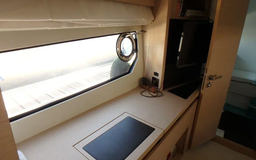 slider 22 Jeanneau Prestige 450 Fly