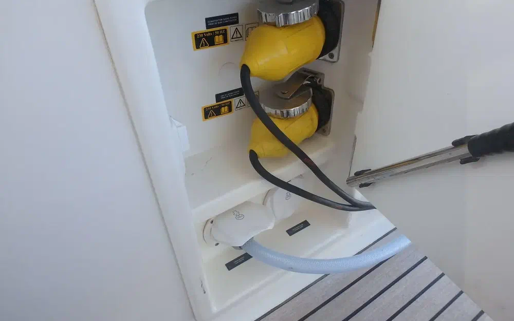 slider 31 Jeanneau Prestige 450 Fly