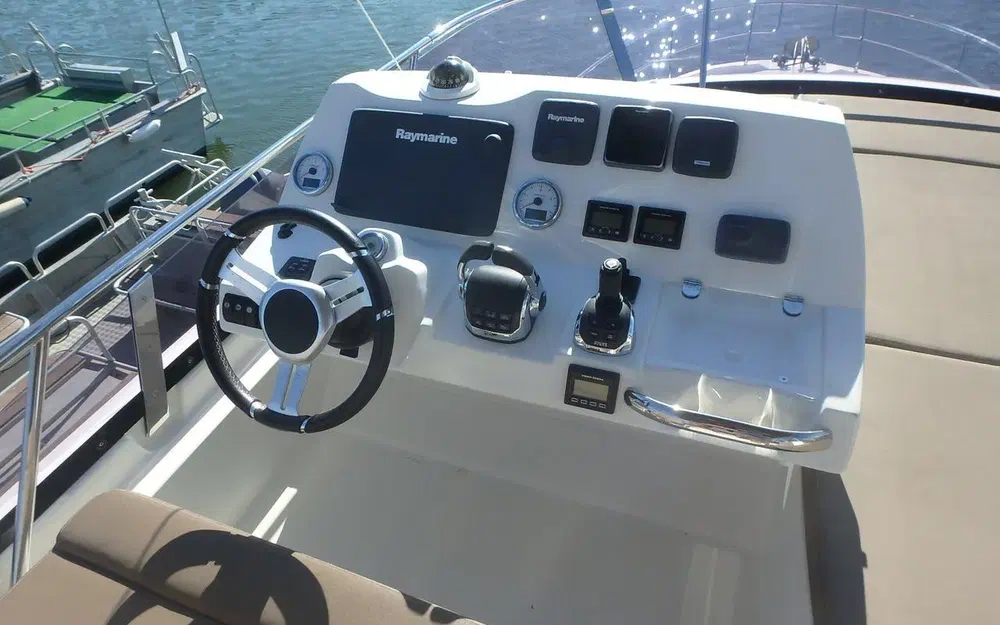 slider 37 Jeanneau Prestige 450 Fly