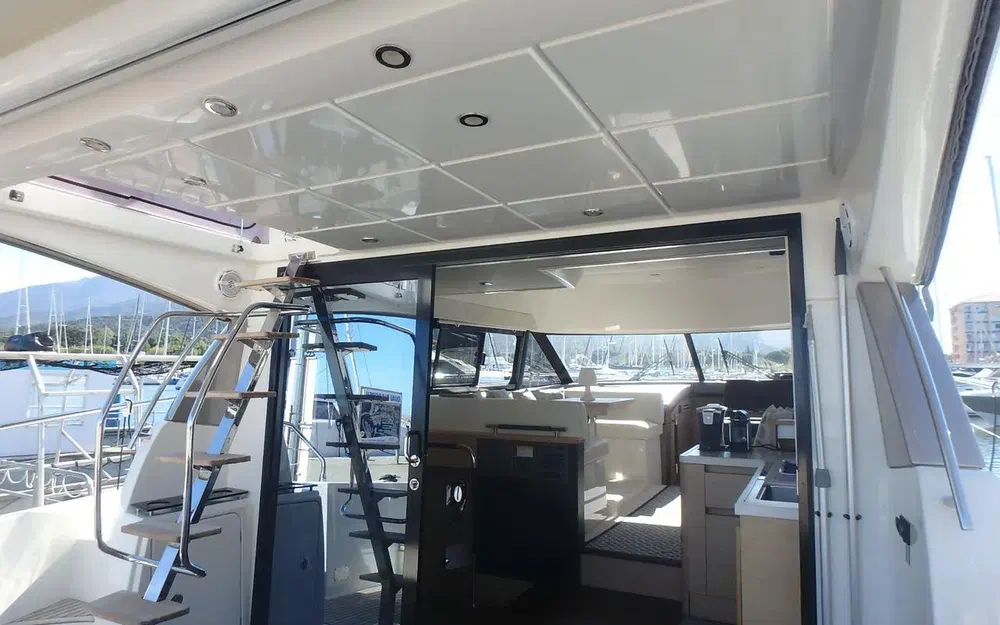 slider 44 Jeanneau Prestige 450 Fly