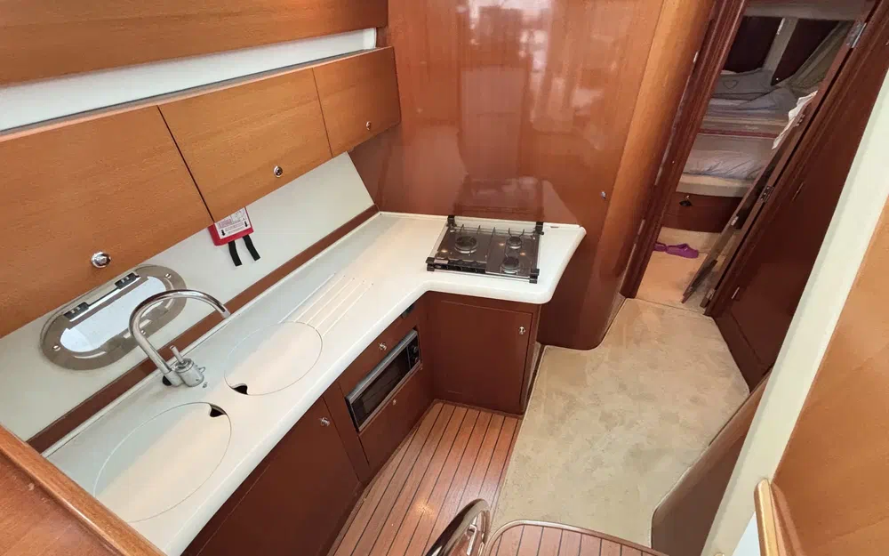 slider 10 Jeanneau Prestige 42 Fly