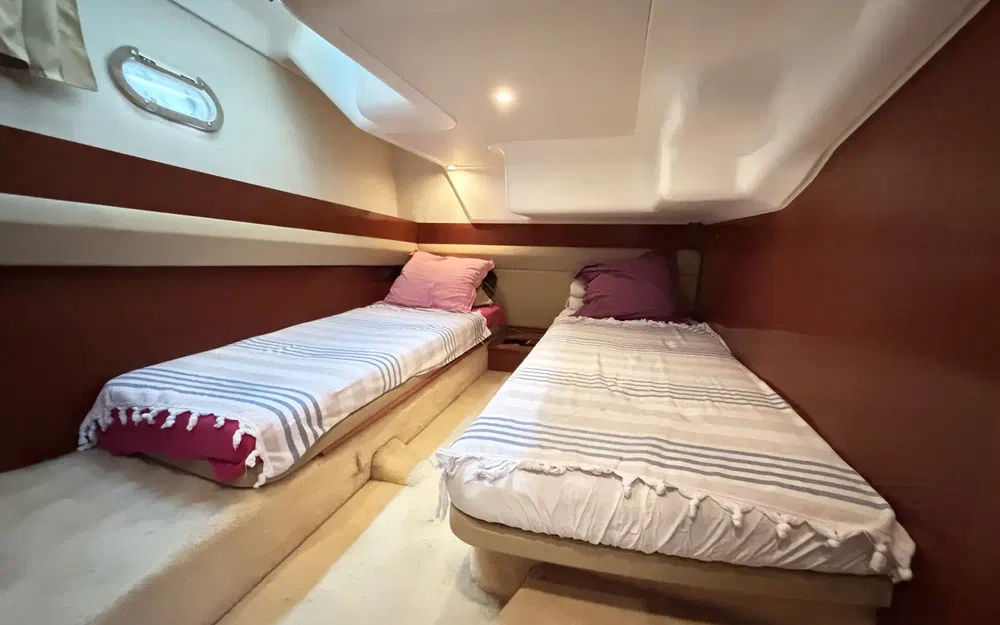 slider 12 Jeanneau Prestige 42 Fly