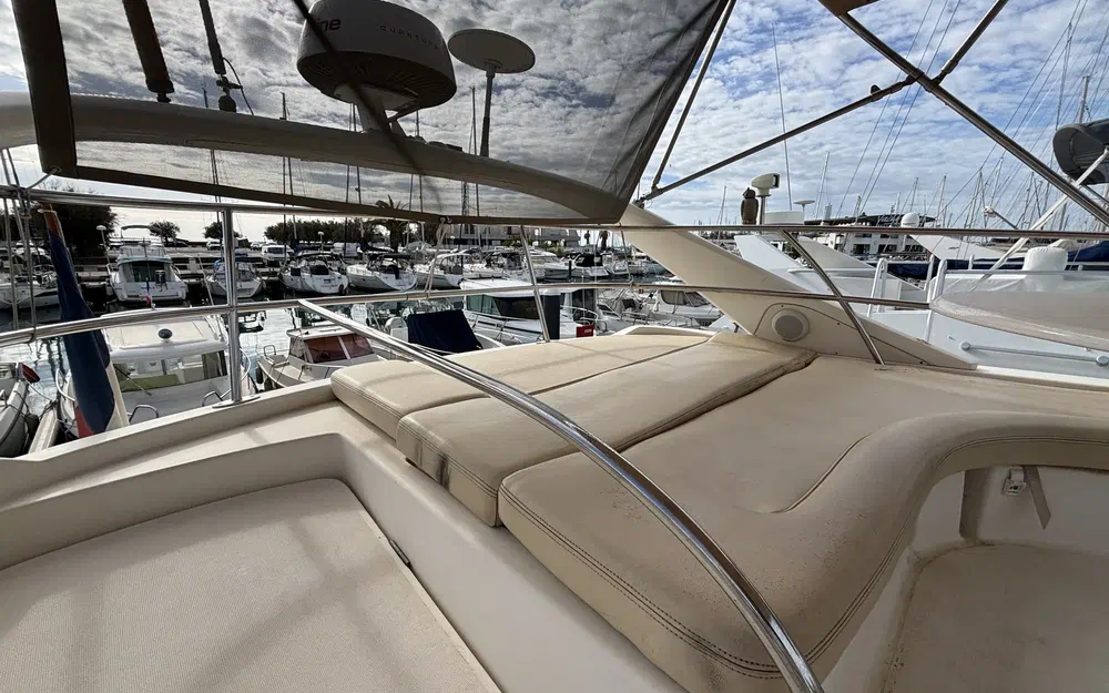 slider 25 Jeanneau Prestige 42 Fly