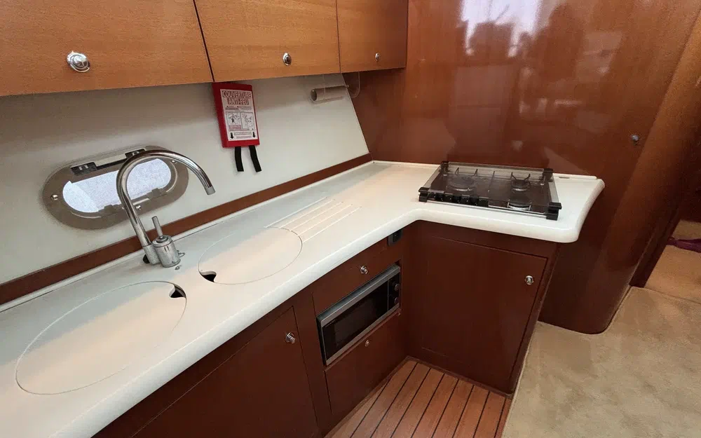 slider 2 Jeanneau Prestige 42 Fly