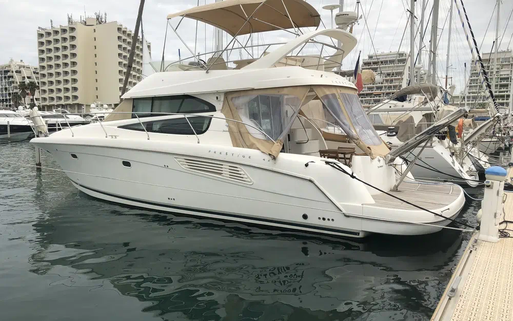 slider 31 Jeanneau Prestige 42 Fly
