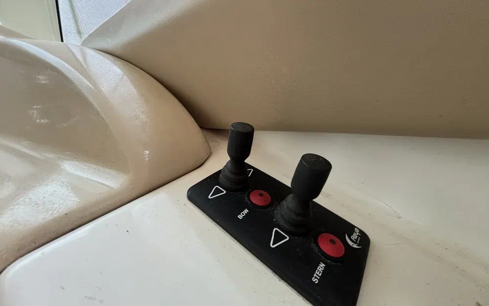 slider 35 Jeanneau Prestige 42 Fly