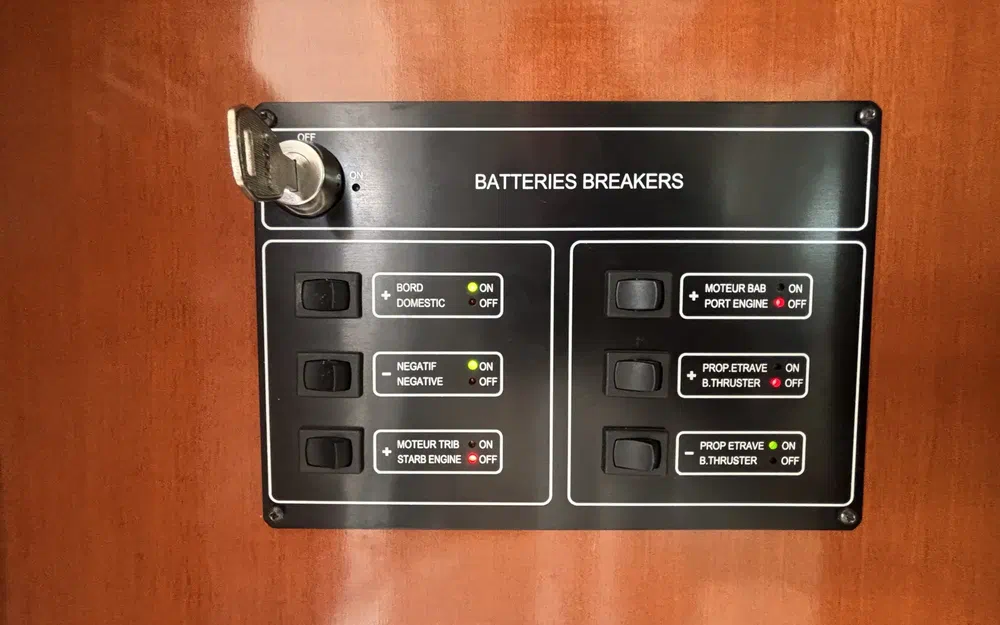 slider 38 Jeanneau Prestige 42 Fly